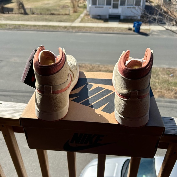 Jordan 1 Size 10 brand new dead stock BUY 1 GET 1 HALF% OFF - Picture 6 of 7